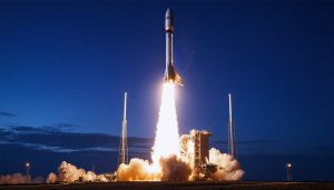 Lanzamiento Nocturno de SpaceX: Una Danza de Tecnología y Precisión